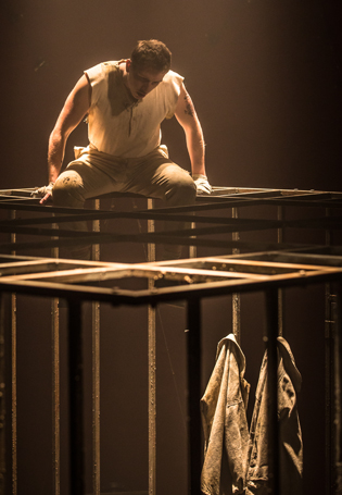 Death-Watch-PROD-42-Tom-Varey-Photo-credit-Marc-Brenner