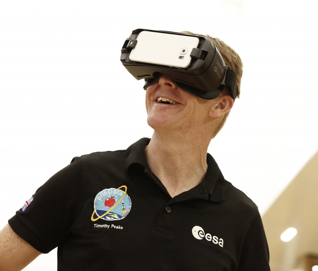 Tim Peake using Space Descent VR © Jody Kingzett, courtesy of the Science Museum